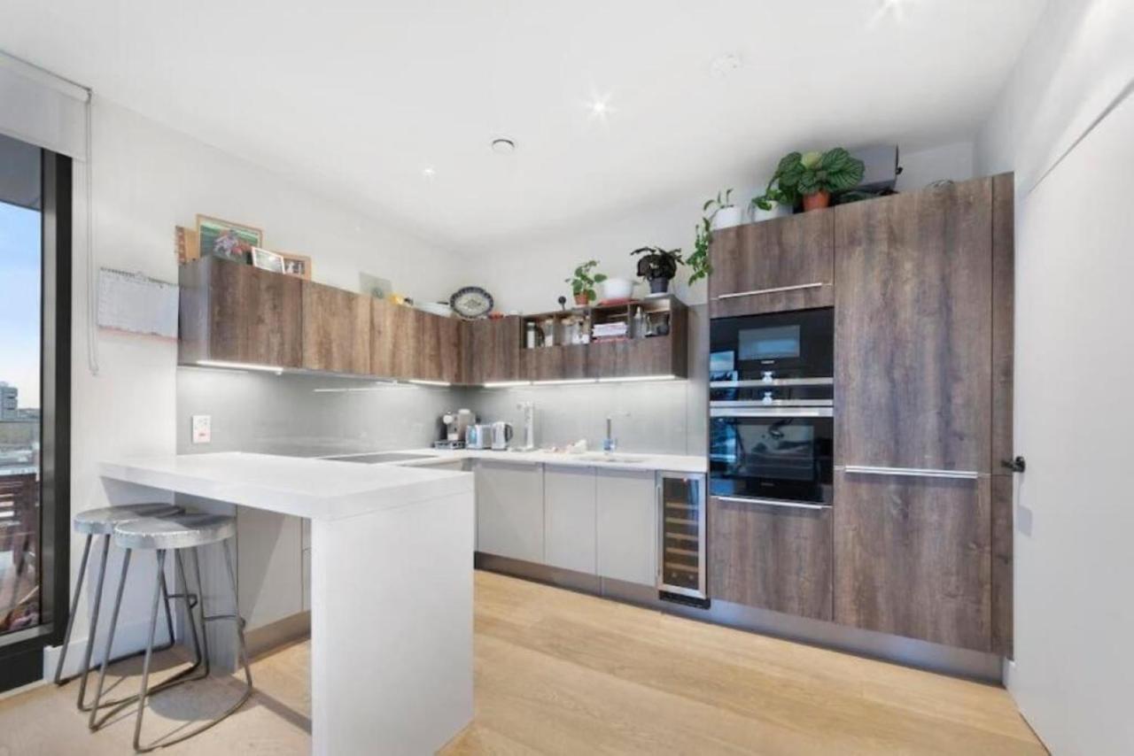 3 Bedroom Penthouse With Private Terrace, Battersea, Nine Elms *