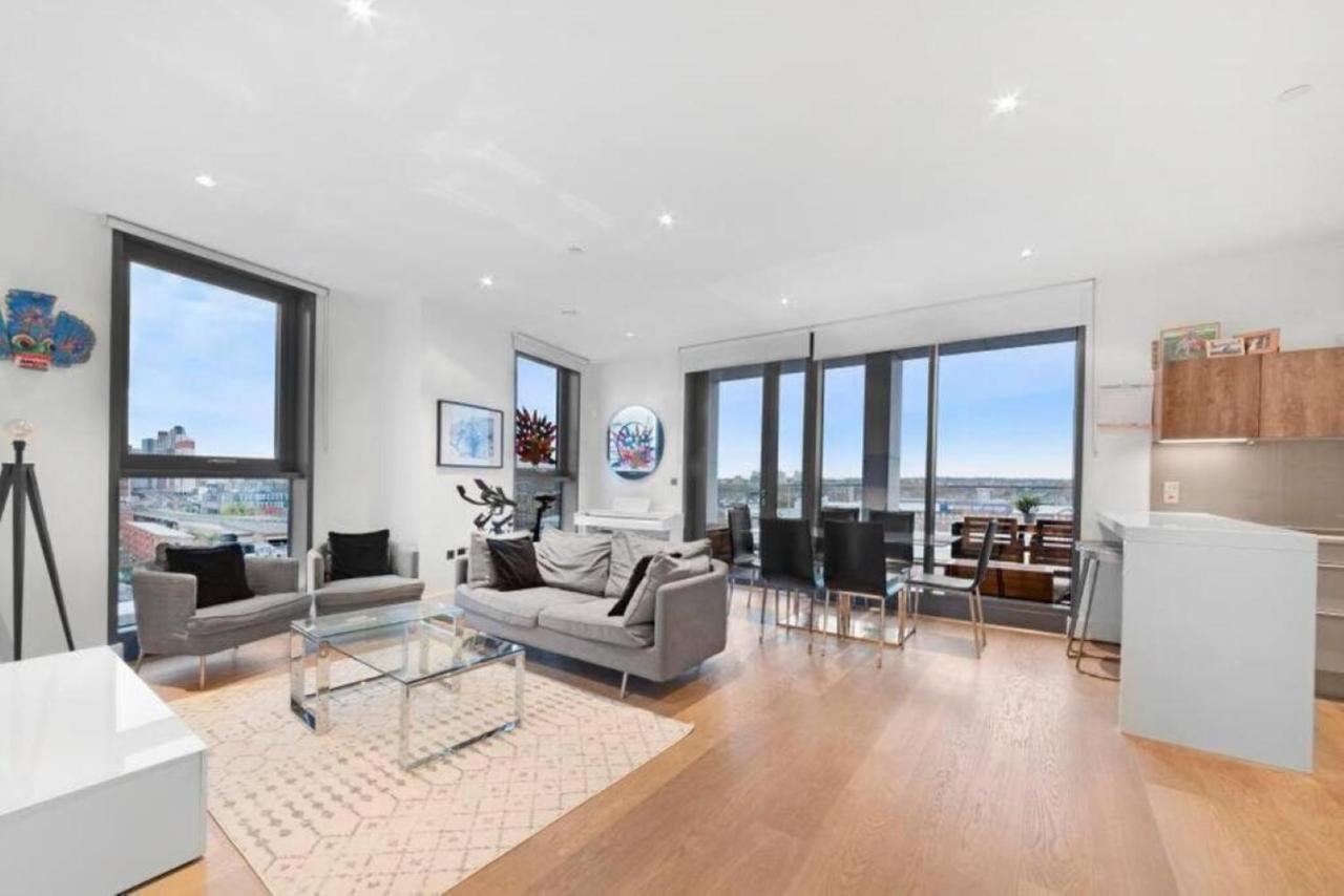 3 Bedroom Penthouse With Private Terrace, Battersea, Nine Elms Apartment