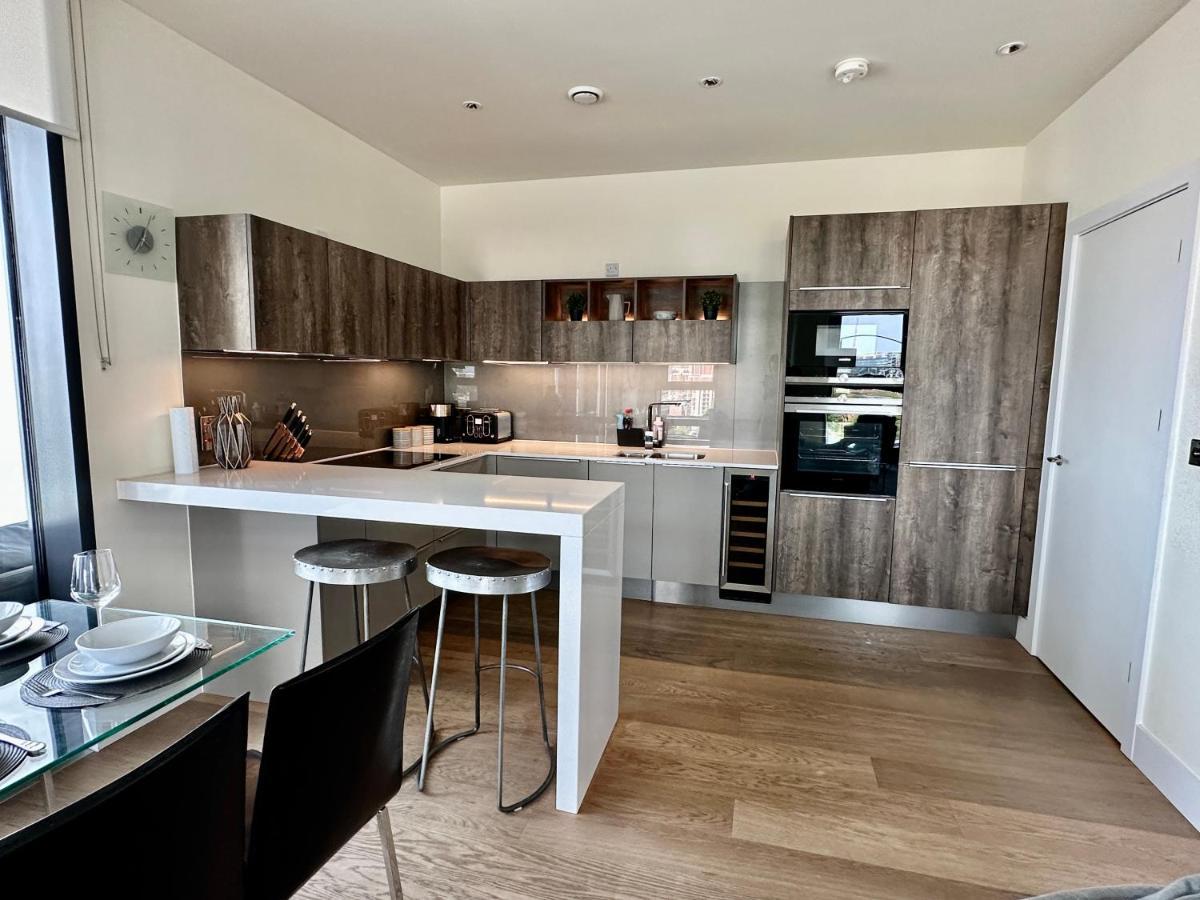 Apartment 3 Bedroom Penthouse With Private Terrace, Battersea, Nine Elms