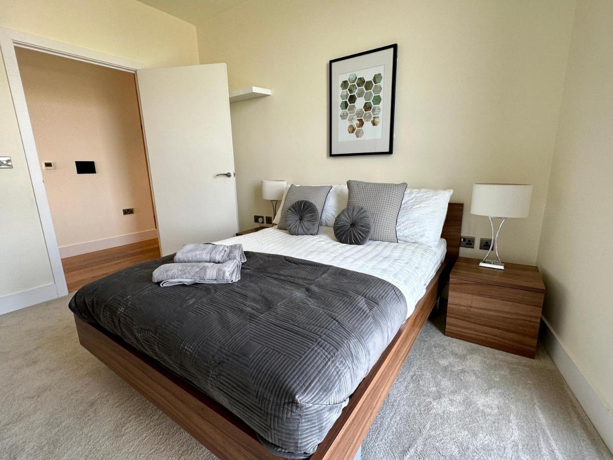 3 Bedroom Penthouse With Private Terrace, Battersea, Nine Elms