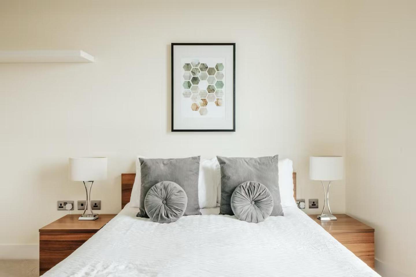 3 Bedroom Penthouse With Private Terrace, Battersea, Nine Elms London