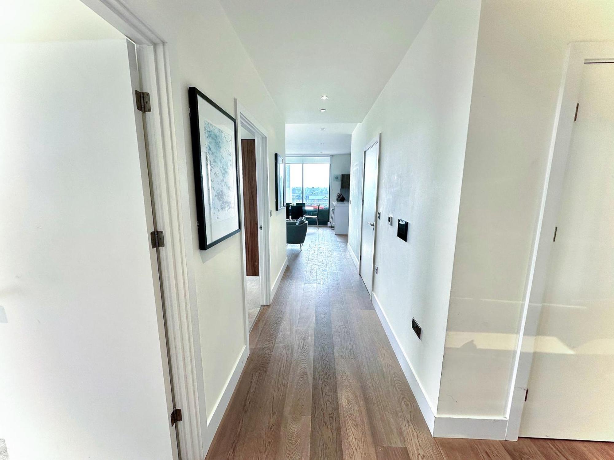 Apartment 3 Bedroom Penthouse With Private Terrace, Battersea, Nine Elms