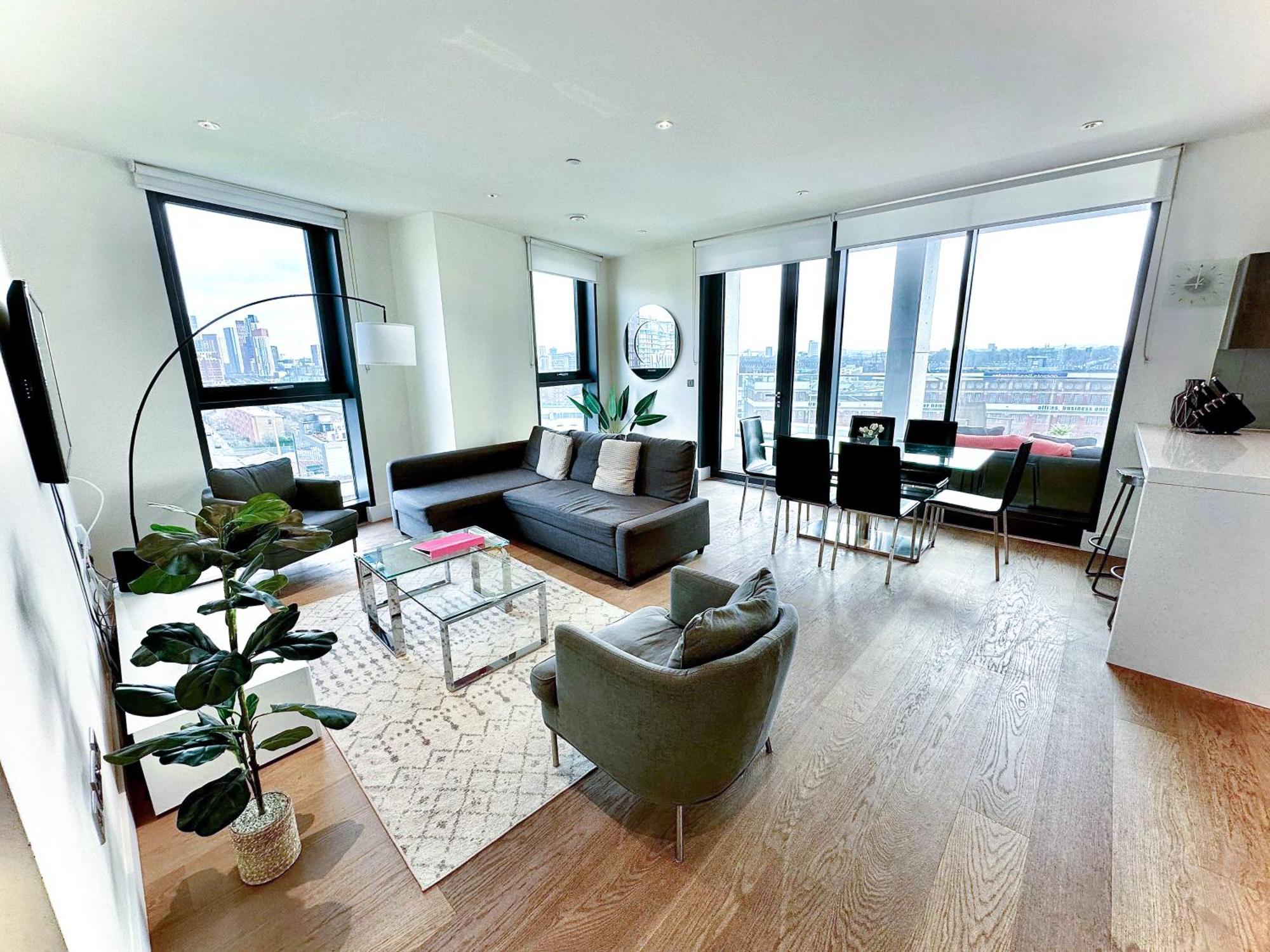 Apartment 3 Bedroom Penthouse With Private Terrace, Battersea, Nine Elms