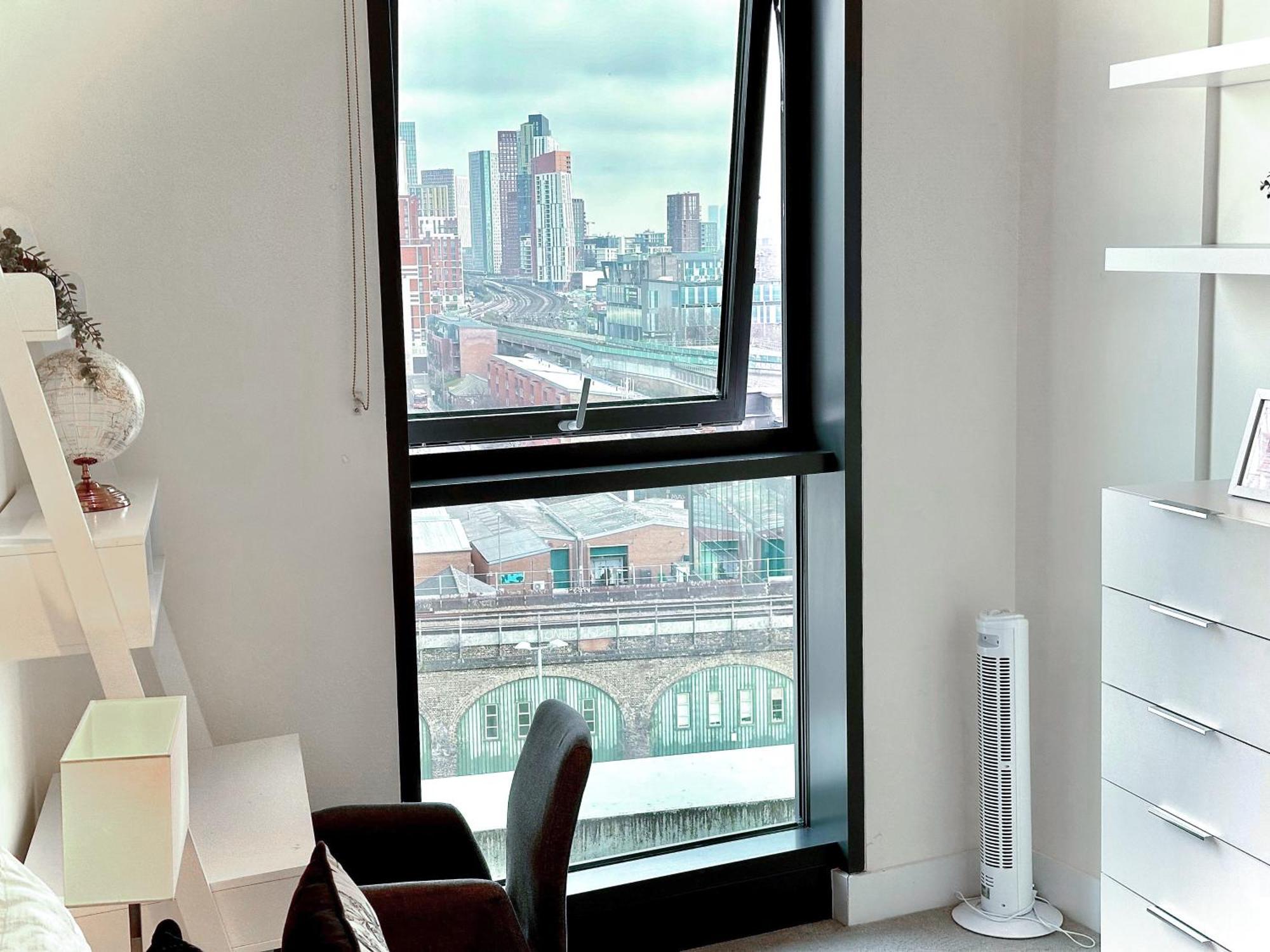 Apartment 3 Bedroom Penthouse With Private Terrace, Battersea, Nine Elms