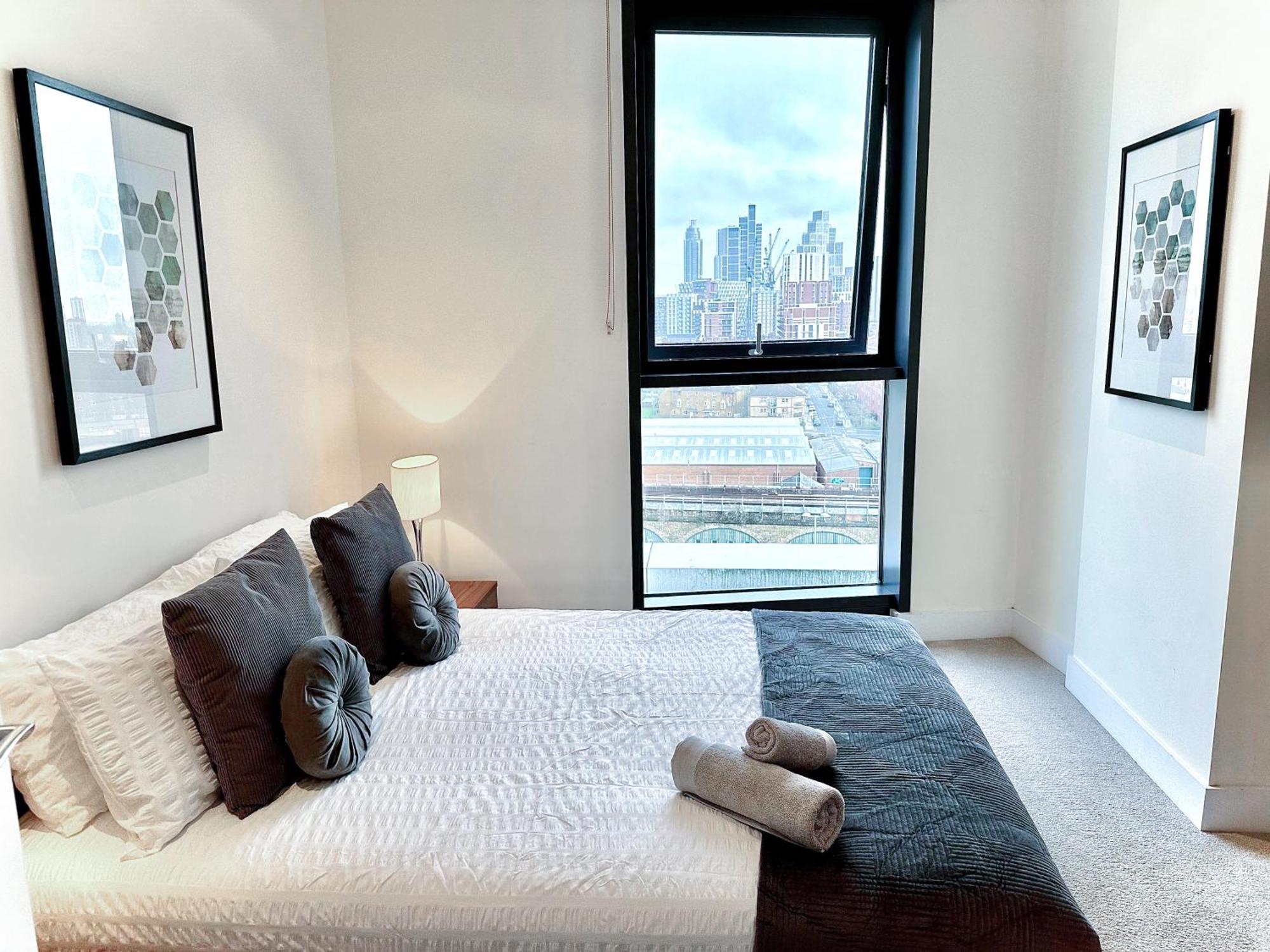 3 Bedroom Penthouse With Private Terrace, Battersea, Nine Elms * London