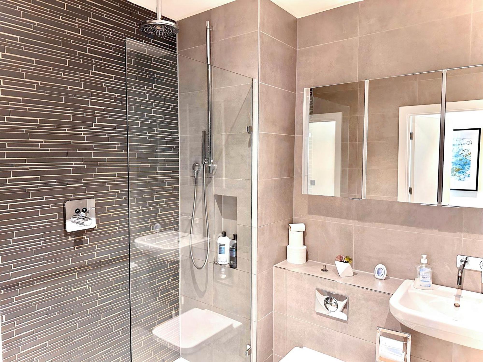 3 Bedroom Penthouse With Private Terrace, Battersea, Nine Elms