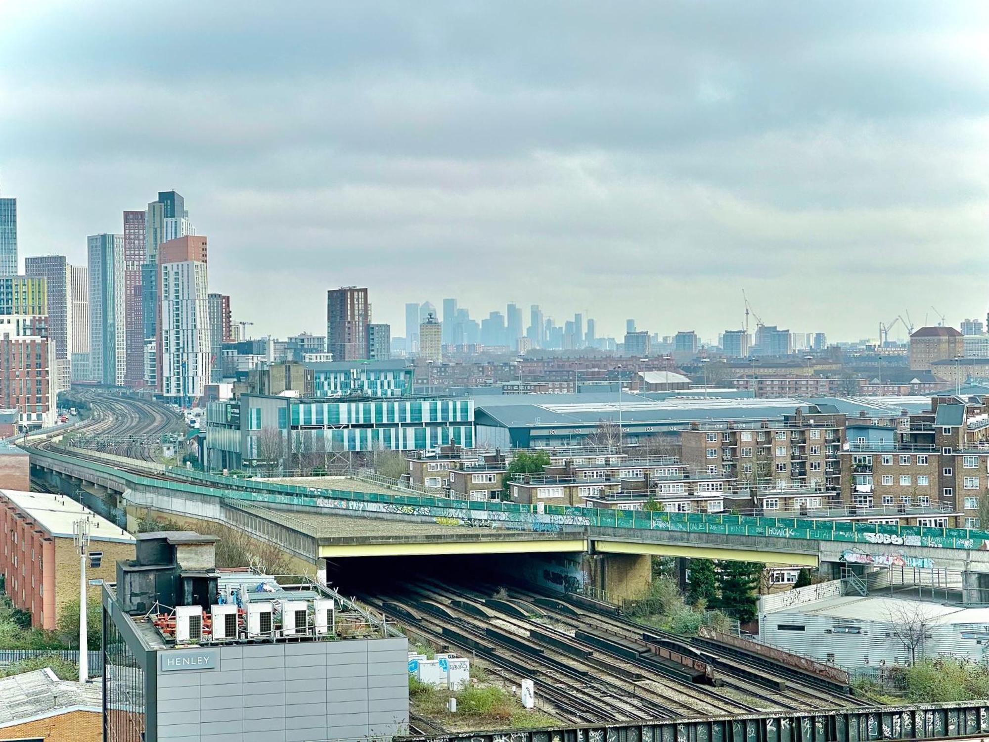 Apartment 3 Bedroom Penthouse With Private Terrace, Battersea, Nine Elms London