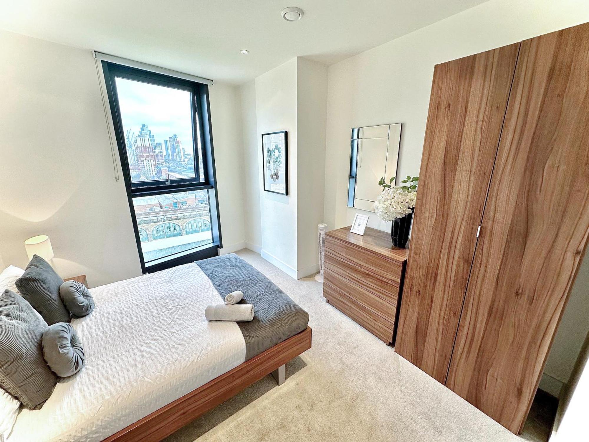 Apartment 3 Bedroom Penthouse With Private Terrace, Battersea, Nine Elms