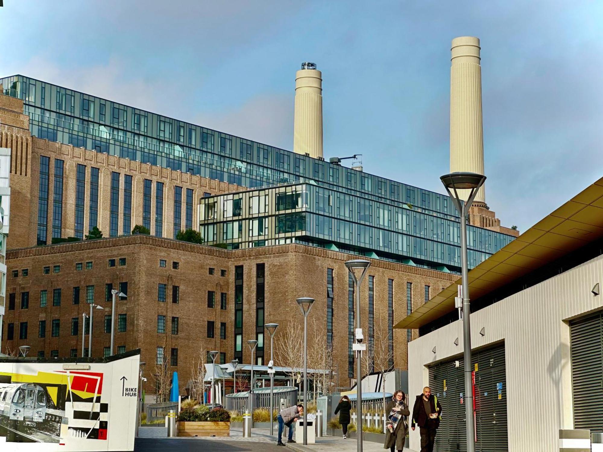 3 Bedroom Penthouse With Private Terrace, Battersea, Nine Elms Apartment London